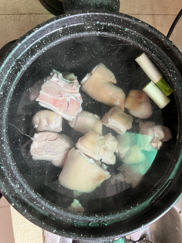 美容养颜蹄花汤