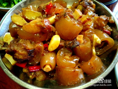 美食/营养 > 荤菜食材 牛尾巴 一条 生姜 少许 八角 少许 香叶 少许