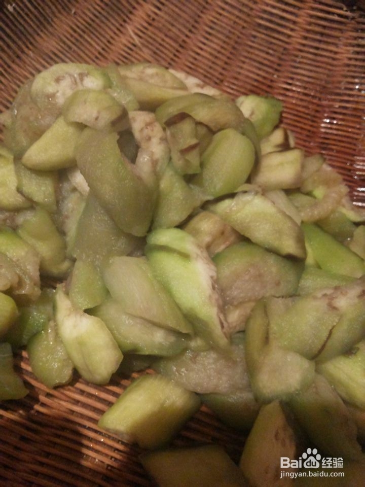 川味---茄子肉丁回锅，色泽漂亮的做法