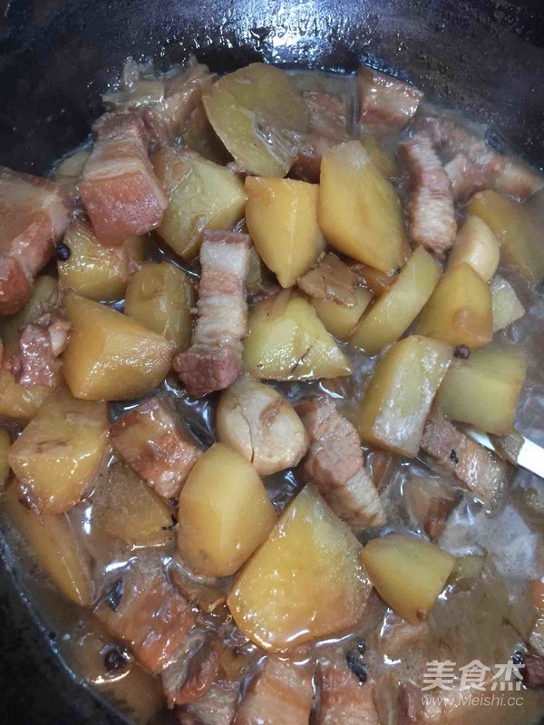 土豆炖五花肉