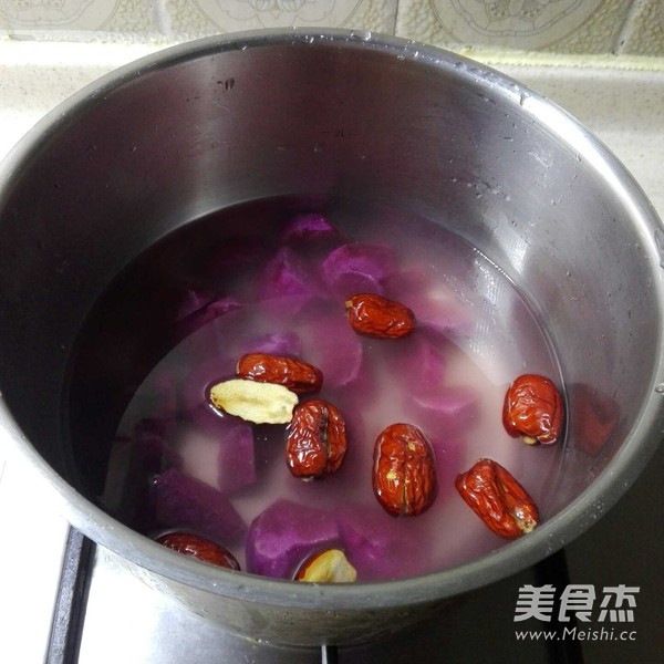 年糕紫薯汤的做法