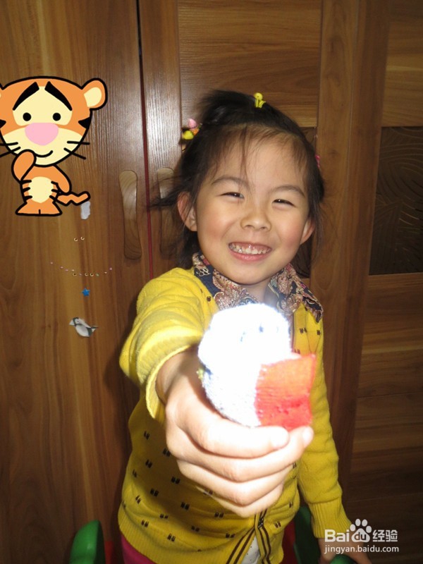 幼儿怎样教我趣味叠袜子