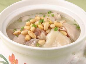 母乳突然减少，医生说这是“暂时性哺乳期危机”，该怎么办？