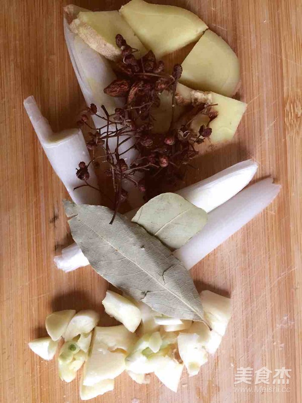 土豆烧鸡块的做法