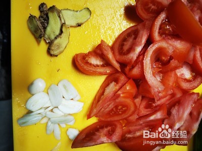 茄汁牛腩冻豆腐煲