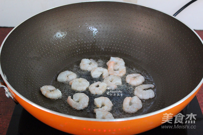 虾仁炒蛋的做法