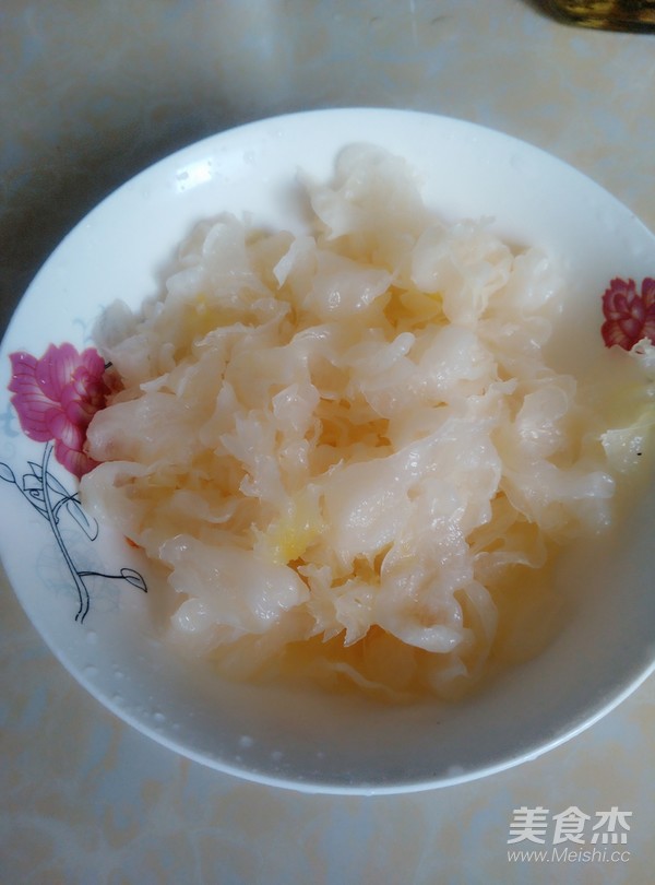 南瓜红枣银耳羹
