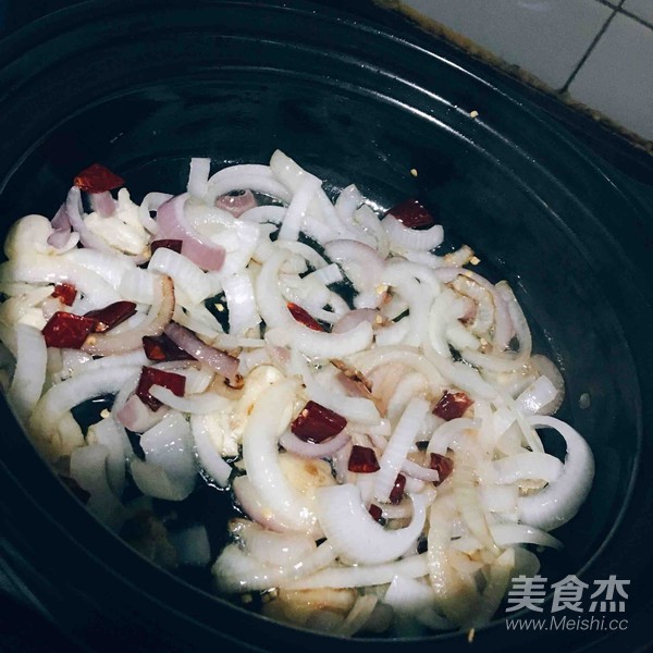 砂锅鱼头的做法