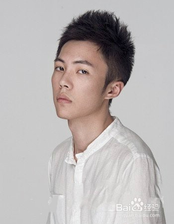 男性头发硬适合什么发型?