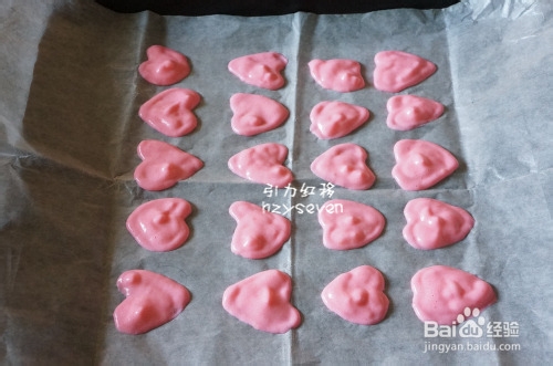 怎样做草莓彩绘戚风蛋糕卷