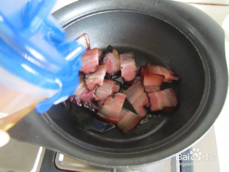 腊肉炒香干制作步骤！