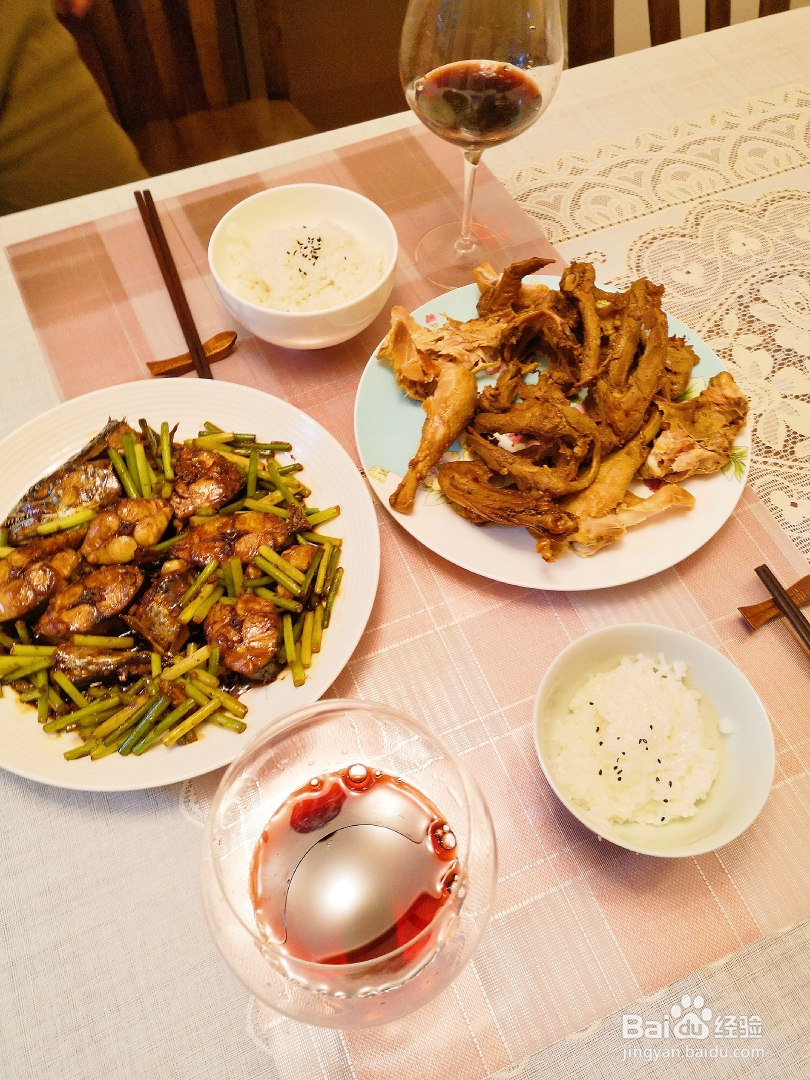 一个人做蒜苔鲅鱼