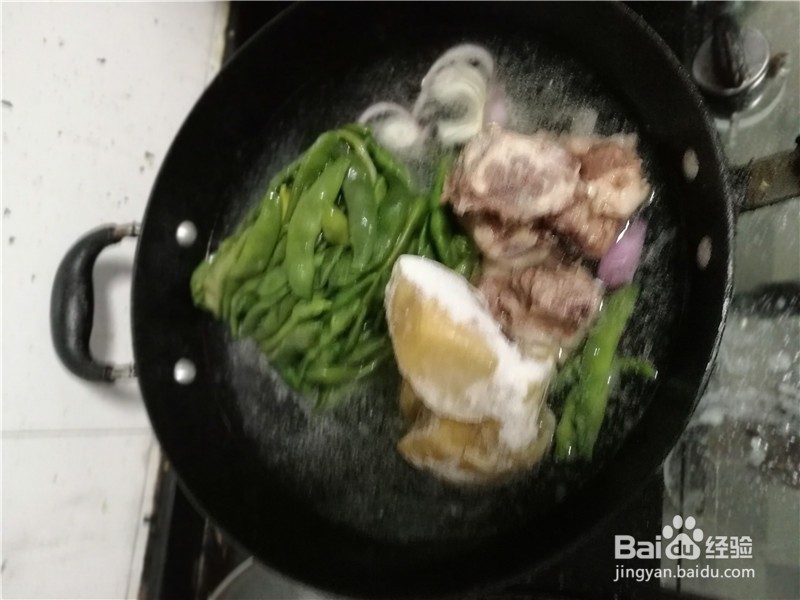 大骨头冻豆腐炖豆角