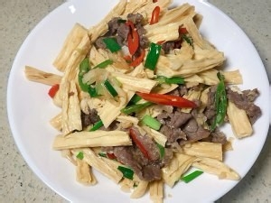 怎么做好吃的腐竹炒肉的攻略/步骤