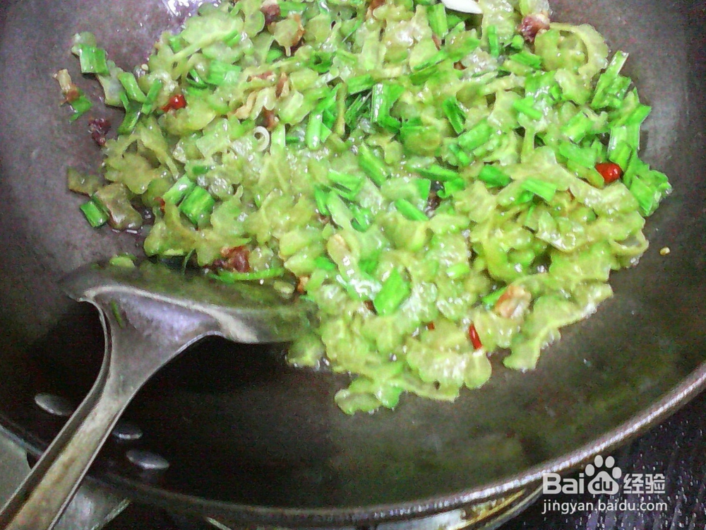 蒜香苦瓜的炒法