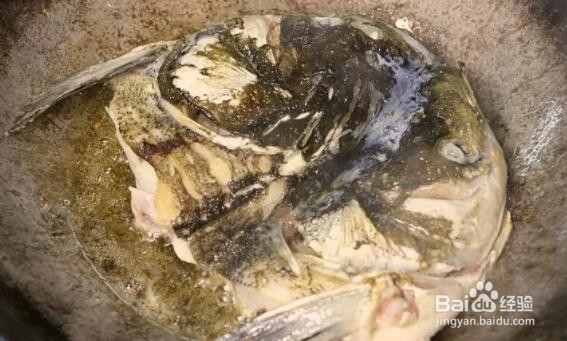 怎样才能做出奶白色的鱼汤