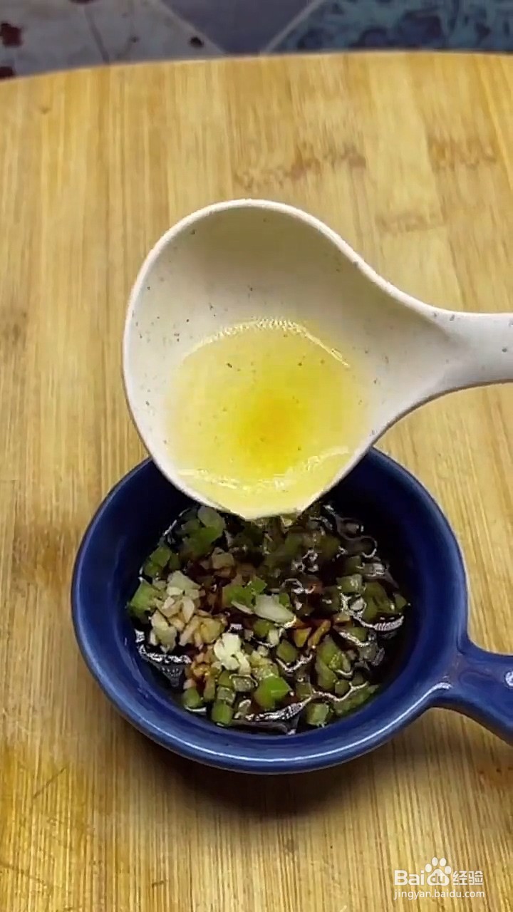 松花蛋和火腿肠怎么做
