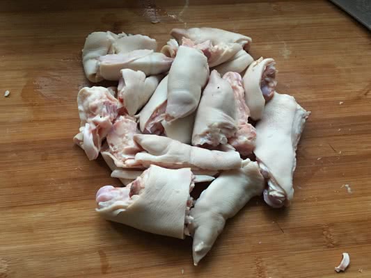 香菇黄豆炖猪蹄