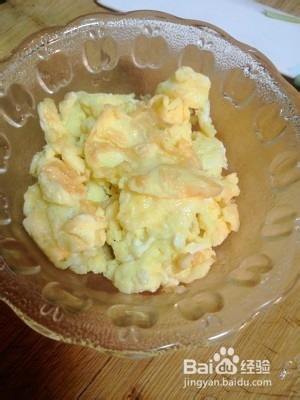 如何做西红柿鸡蛋炒面呢?