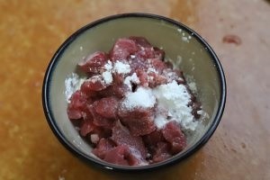 美味嫩爆牛肉粒