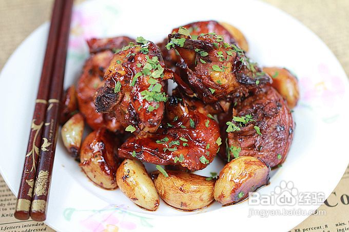 年夜大餐上让人吃到吮指的干锅香鸡有何秘籍？