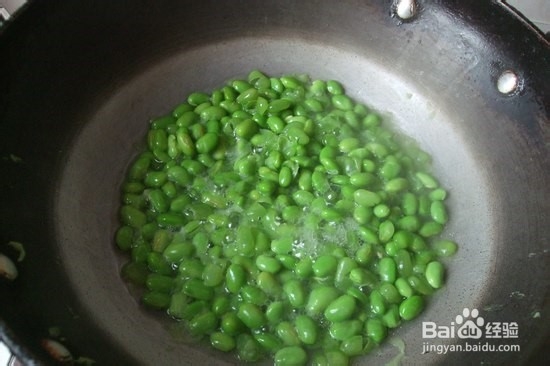 怎么做青椒毛豆炒鸡蛋