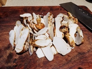 教你怎么做鲜松茸土鸡汤