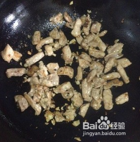 如何做出健康美味的西兰花炒鸡胸肉