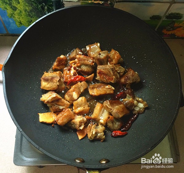 如何做出好吃的酸菜炖腊排骨