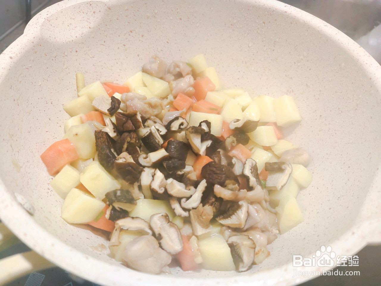 家常小炒辣炒土豆鸡丁的做法