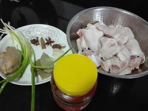 红烧猪蹄，酱香味，超级过嘴瘾的卤猪蹄