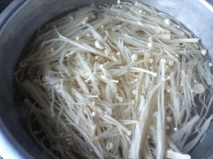 金针菇可以炒着吃吗？怎么炒呢