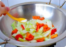 芥兰彩椒滑牛肉