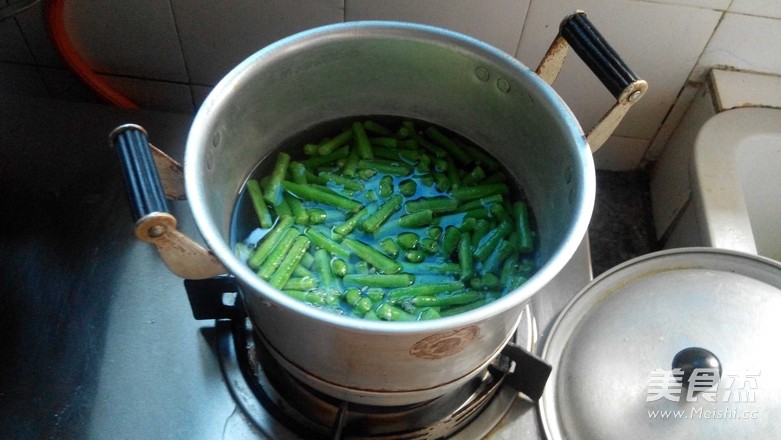 凉拌豇豆的做法