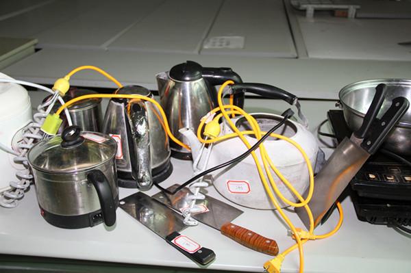 如何看待学校没收吹风机等