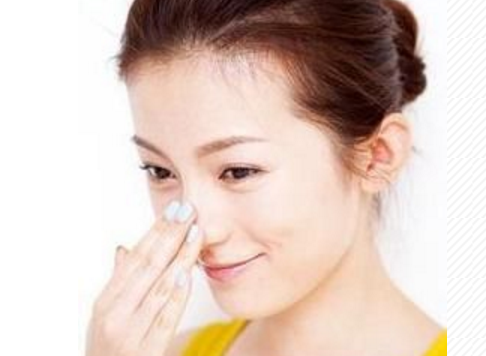 涂抹乳液的方式和手法