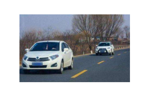 一周周六和周日开俩次车跑俩百公里对车影响吗