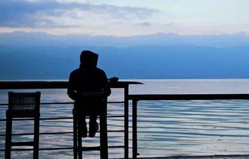 一句话暗示自己单身有哪些