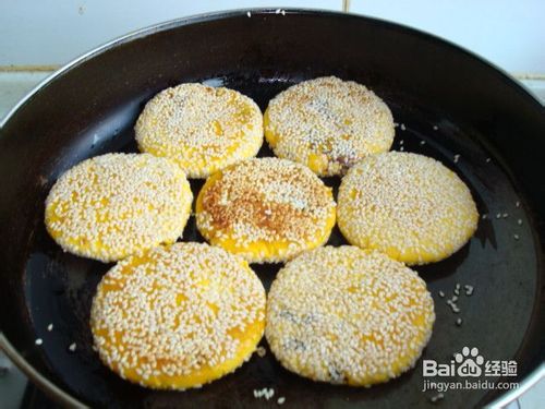 香甜软糯的芝麻香南瓜饼