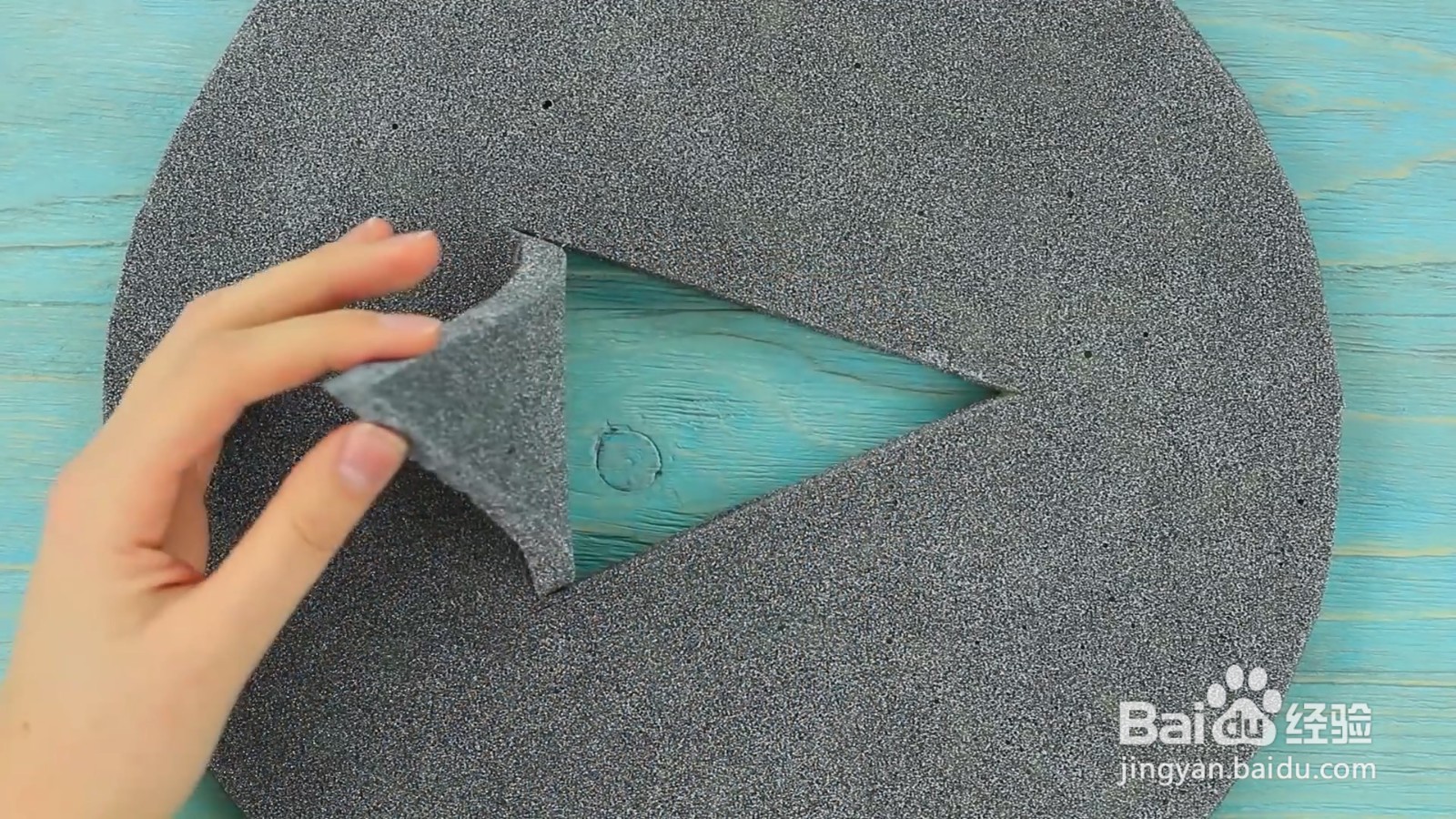 如何用海绵制作图钉玩具？