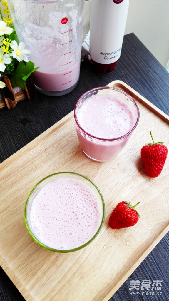 草莓奶昔的做法