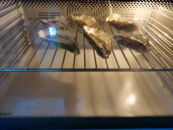 蒜泥魔芋烤生蚝