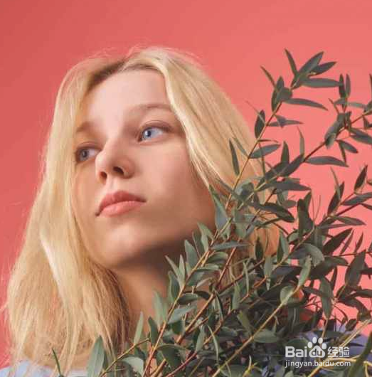 如何用短发辫辫子能够遮住耳朵