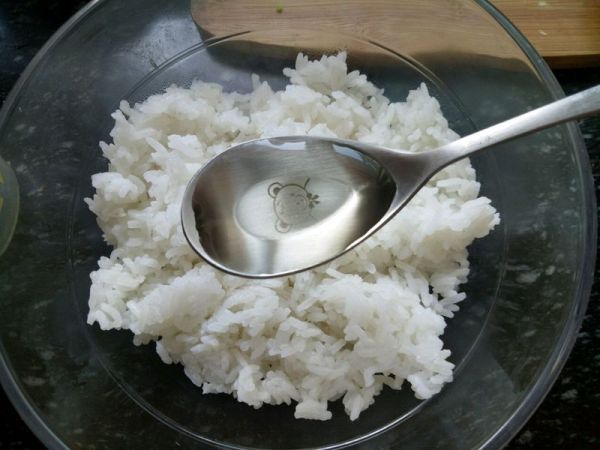 西兰花肉松饭团