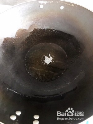 奶白鱼头汤的做法