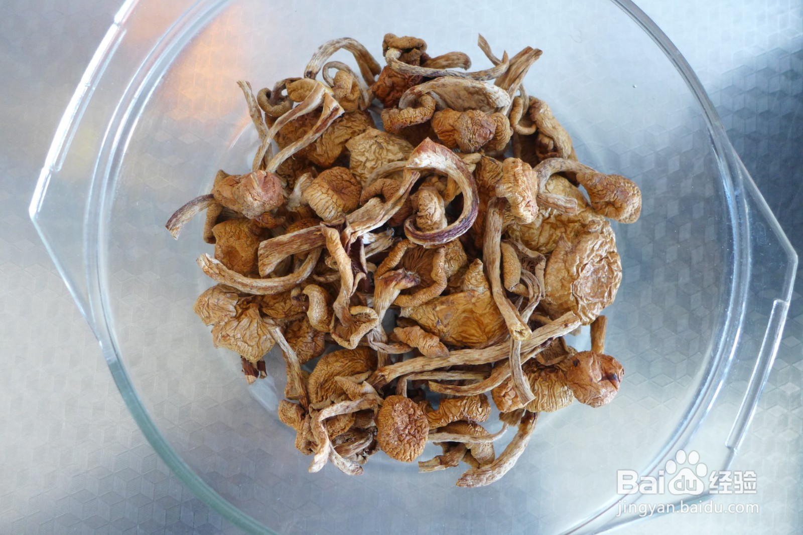 黄蘑土豆片的做法