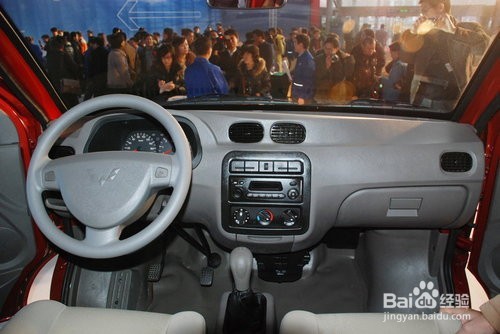 五菱之光怎么换雨刮器