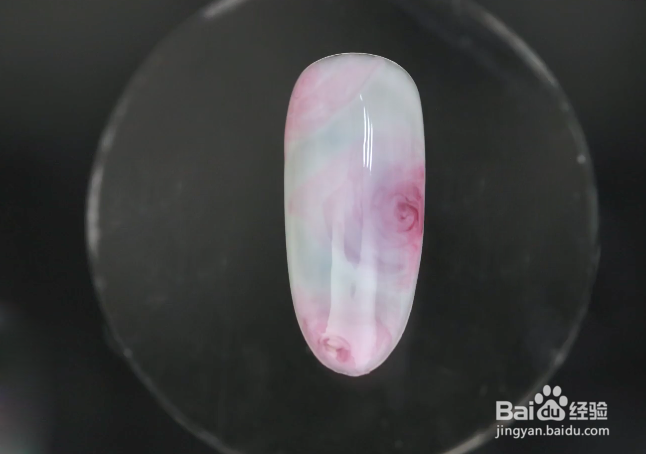 怎样做浪漫的晕染玫瑰花美甲？