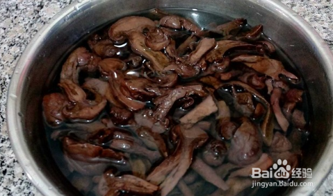 猪肉白菜炖蘑菇的做法