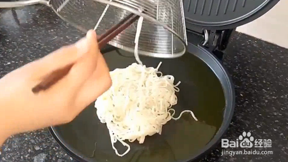 怎样用面条做早餐饼好吃